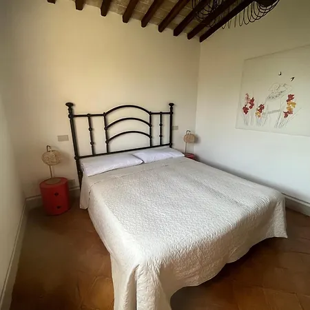 Agriturismo Podere San Biagio Κατάλυμα σε φάρμα Carige